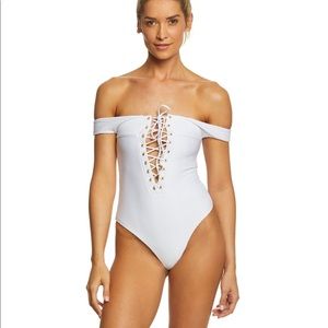 Blue Life White Jacquard Off Shoulder One Piece M